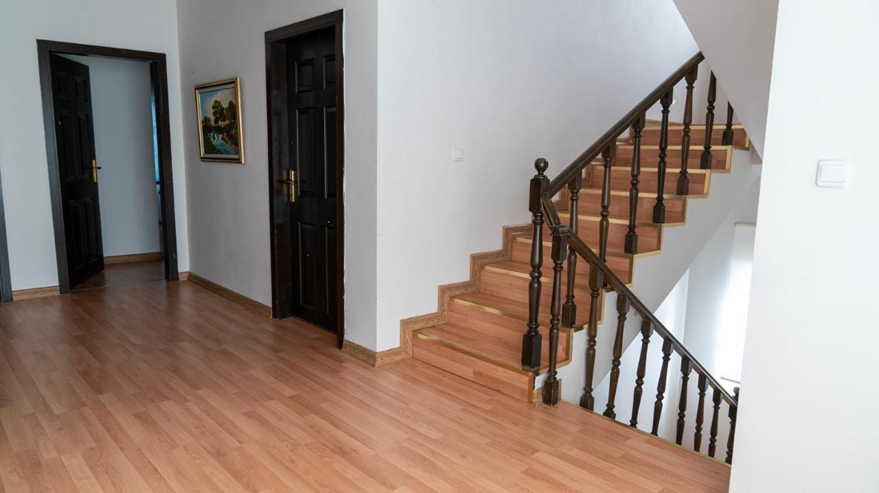 קמר Spacious Villa With Sea And Mountain View מראה חיצוני תמונה