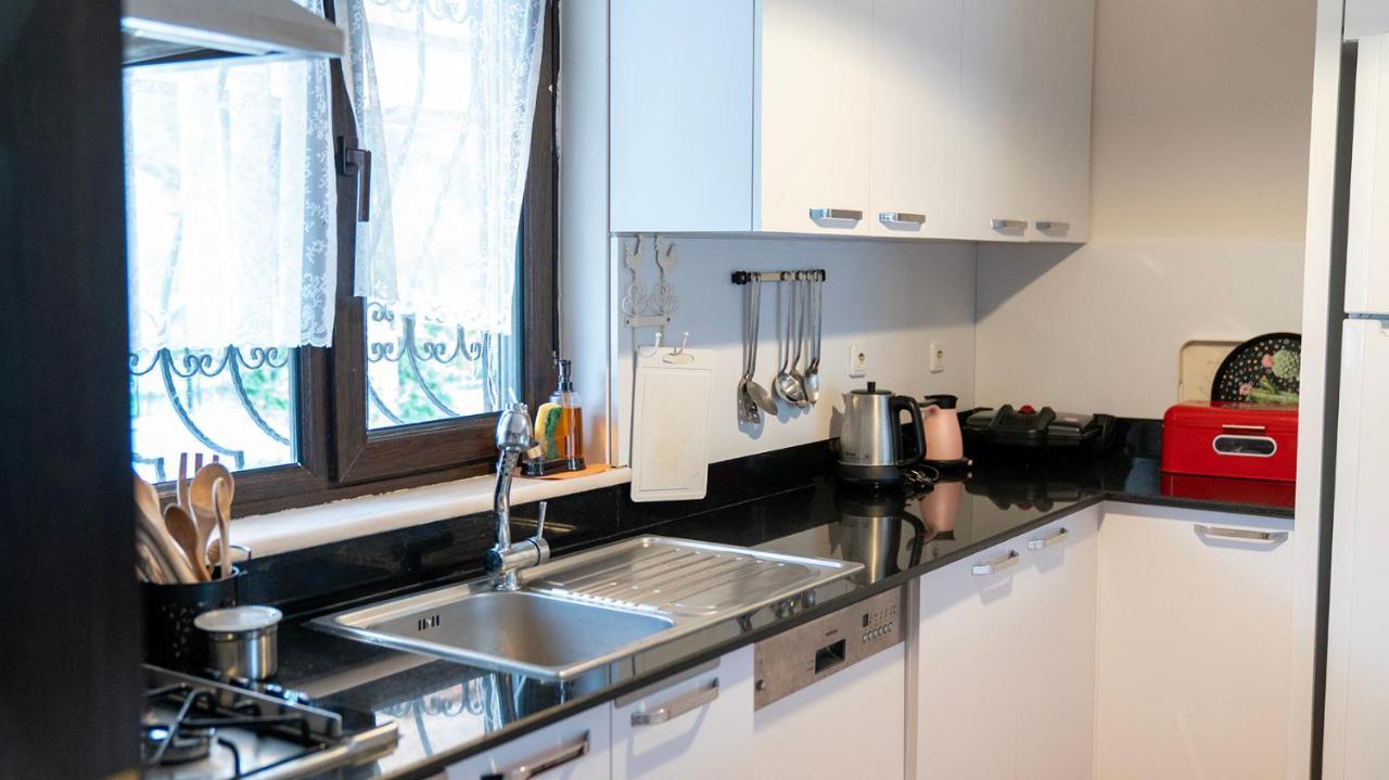 קמר Spacious Villa With Sea And Mountain View מראה חיצוני תמונה